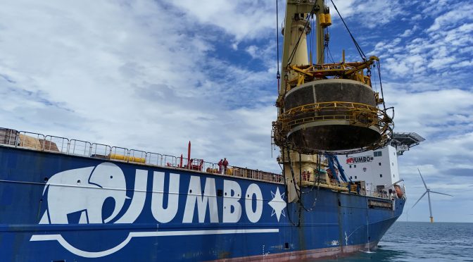 Jumbo Offshore concluye trabajos de remoción de monopilotes para la eólica en Taiwán