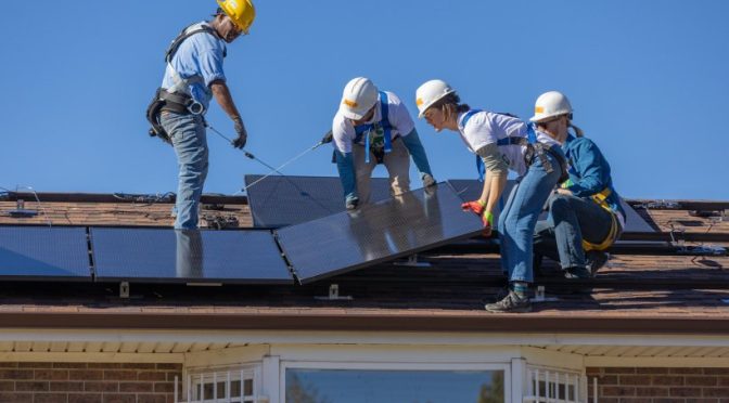 ¿Cuánto dinero puedo ahorrar con la energía solar fotovoltaica?