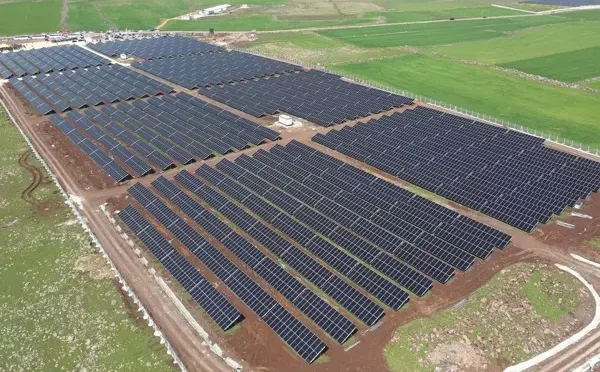 La capacidad solar fotovoltaica instalada supera los 16.000 MW en Türkiye