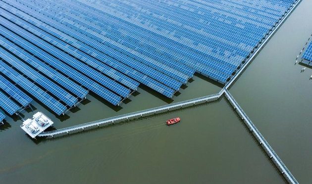 La industria fotovoltaica de China se aventura la PV flotante en el mar