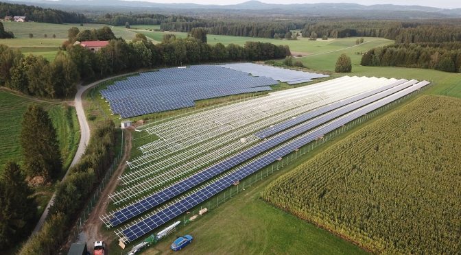 Autorizan 700 MW de fotovoltaica e hibridación de Iberdrola en España